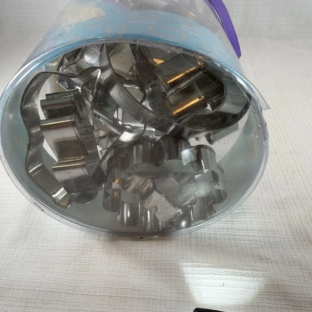 Vintage 2007 Wilton 30-Piece Metal Cookie Cutter Tub Set - Brand New / Sealed